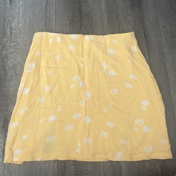 Flower Mini Skirt - Picture 4 of 4